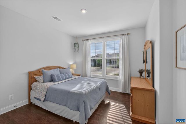 386 CLAIBOURNE RD, Crozet, VA 22932