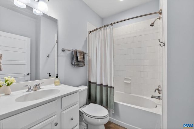 386 CLAIBOURNE RD, Crozet, VA 22932