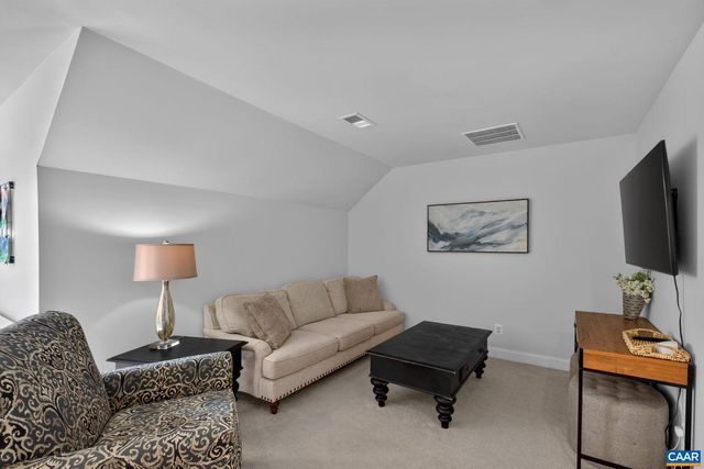 386 CLAIBOURNE RD, Crozet, VA 22932