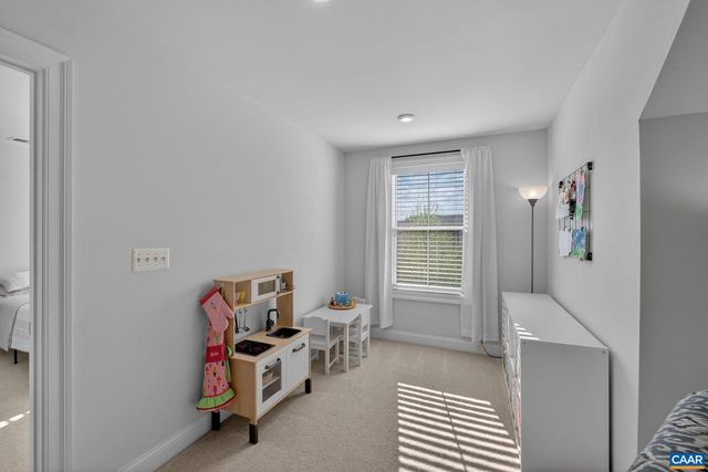 386 CLAIBOURNE RD, Crozet, VA 22932