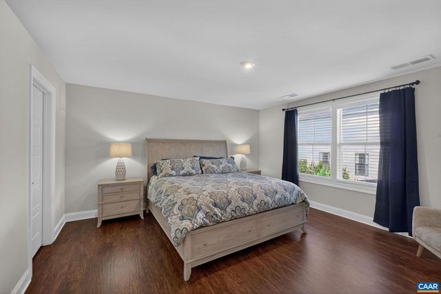 386 CLAIBOURNE RD, Crozet, VA 22932