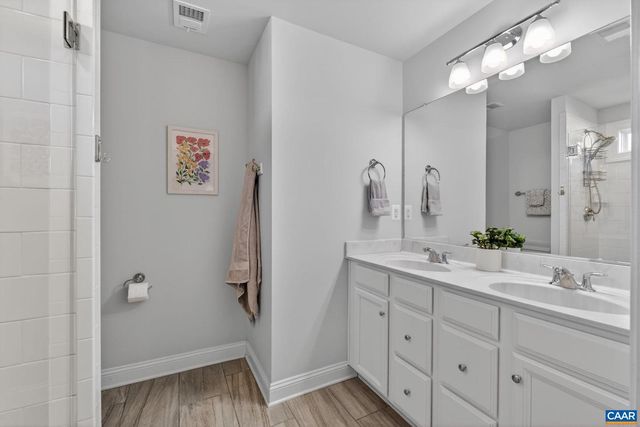 386 CLAIBOURNE RD, Crozet, VA 22932