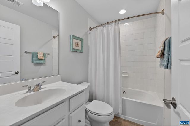 386 CLAIBOURNE RD, Crozet, VA 22932