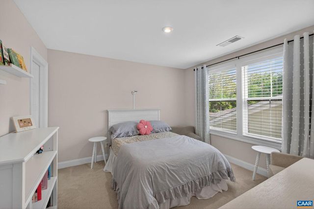 386 CLAIBOURNE RD, Crozet, VA 22932