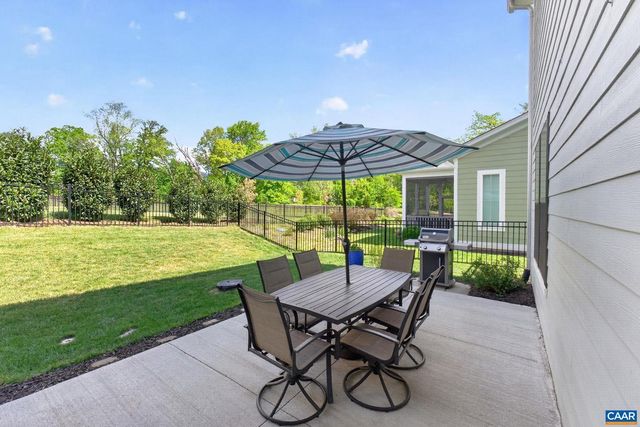 386 CLAIBOURNE RD, Crozet, VA 22932