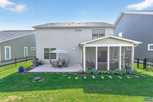 386 CLAIBOURNE RD, Crozet, VA 22932