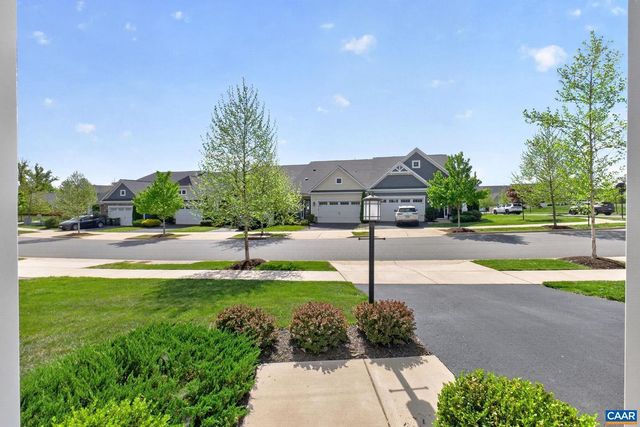 386 CLAIBOURNE RD, Crozet, VA 22932