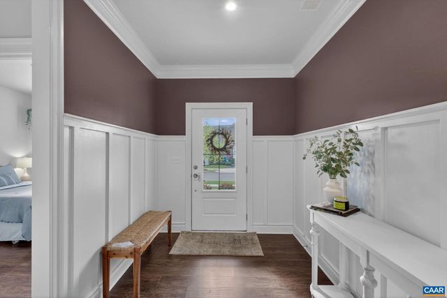 386 CLAIBOURNE RD, Crozet, VA 22932