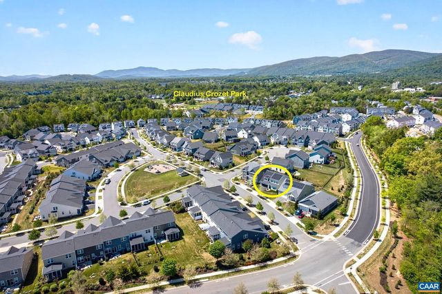 386 CLAIBOURNE RD, Crozet, VA 22932