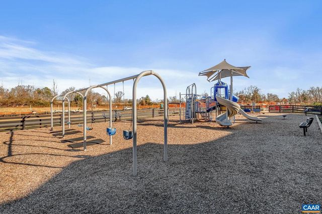 386 CLAIBOURNE RD, Crozet, VA 22932