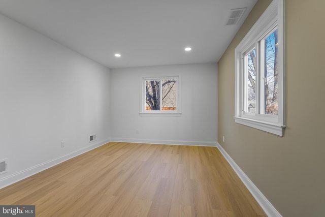 202 E 39TH ST, Wilmington, DE 19802