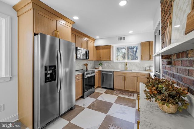 202 E 39TH ST, Wilmington, DE 19802