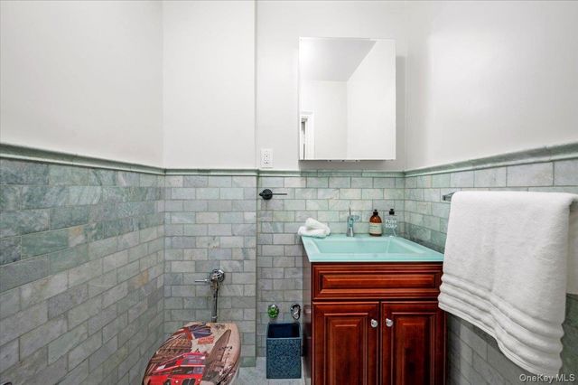 45 Pondfield Road W 4C, Bronxville, NY 10708