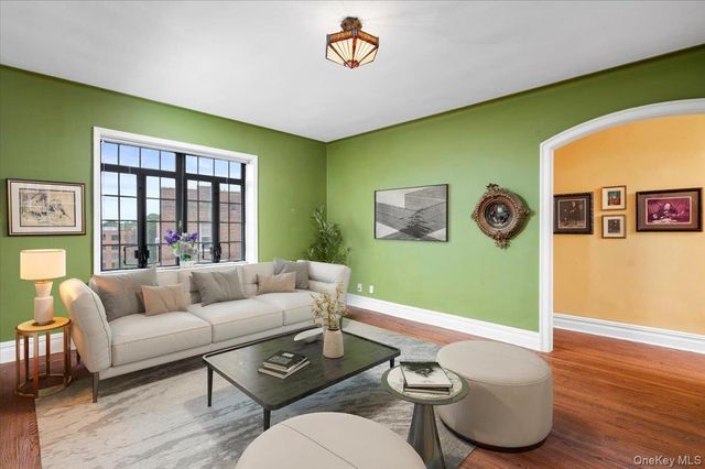 45 Pondfield Road W 4C, Bronxville, NY 10708