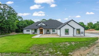 17401 (17303-17401) Highway 21 W, North Zulch, TX 77872