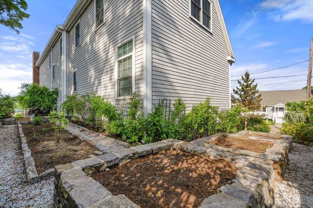 7 Swan Road, Quincy, MA 02169