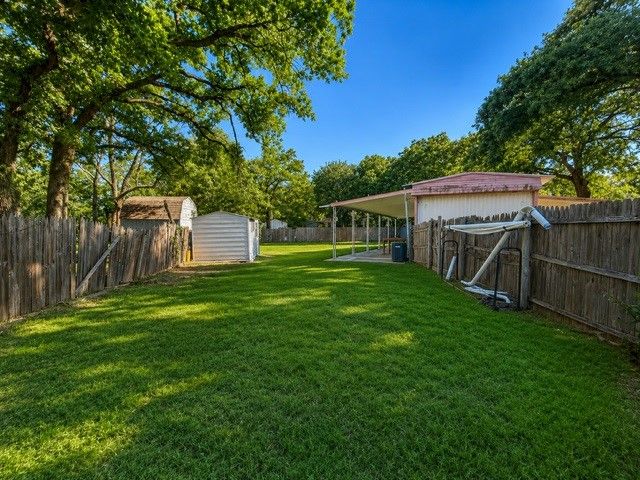 12109 Lunar Lane, Burleson, TX 76028