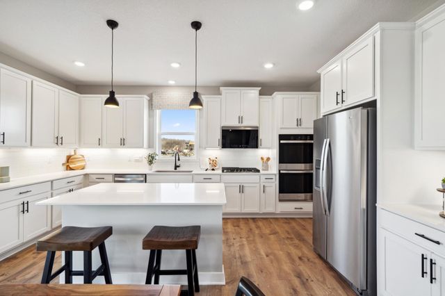 4991 Blake Way, Woodbury, MN 55129