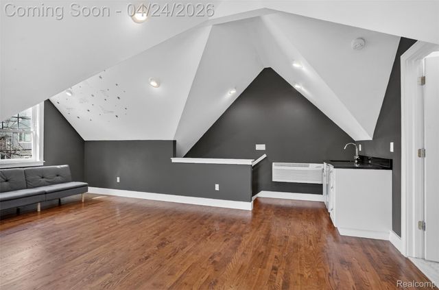 1236 Edgewood Road, Birmingham, MI 48009