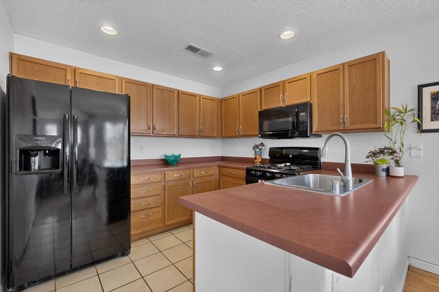 348 Pequin Trail SE, Albuquerque, NM 87123