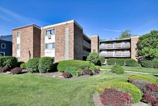600 S York Street 3E, Elmhurst, IL 60126