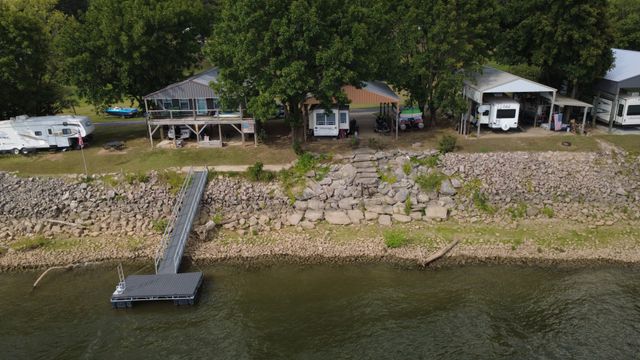 721 Beechview Rd, Clifton, TN 38425