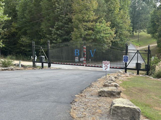 721 Beechview Rd, Clifton, TN 38425