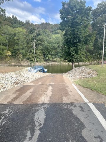 721 Beechview Rd, Clifton, TN 38425