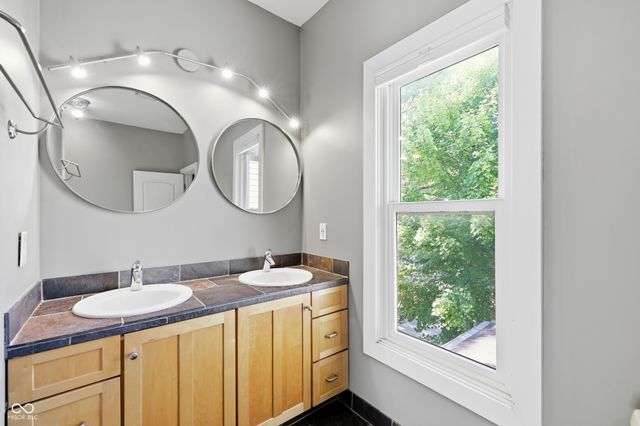 1206 E New York Street, Indianapolis, IN 46202