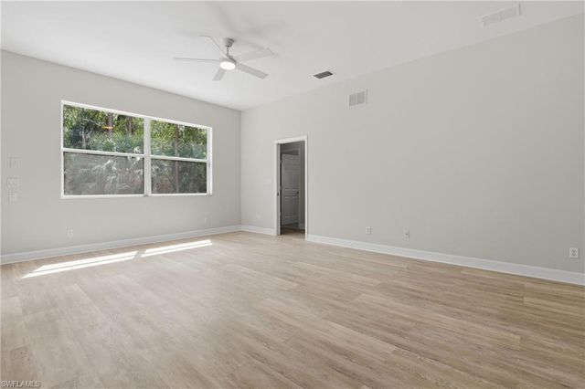 2480 52nd AVE NE, Naples, FL 34120