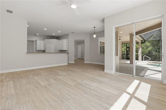 2480 52nd AVE NE, Naples, FL 34120