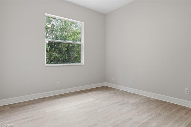 2480 52nd AVE NE, Naples, FL 34120