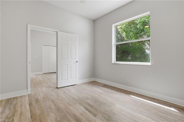 2480 52nd AVE NE, Naples, FL 34120