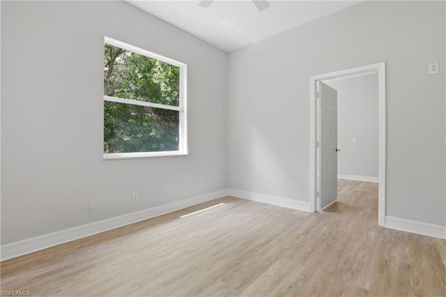 2480 52nd AVE NE, Naples, FL 34120