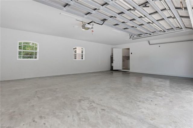 2480 52nd AVE NE, Naples, FL 34120