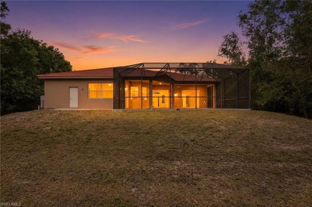 2480 52nd AVE NE, Naples, FL 34120