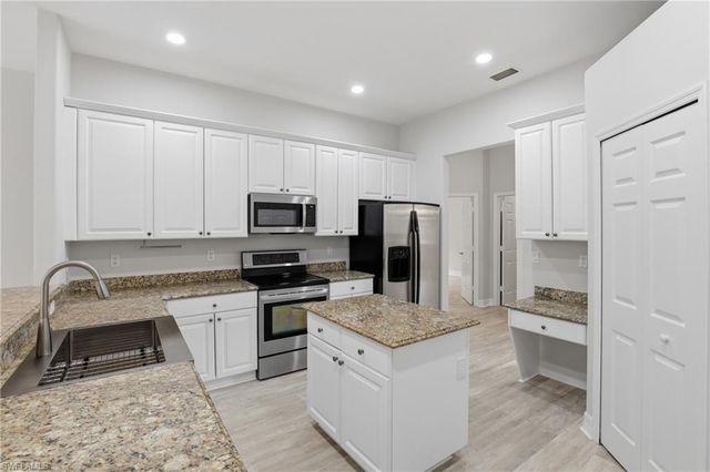 2480 52nd AVE NE, Naples, FL 34120