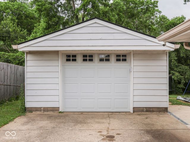 521 S 4th Avenue, Beech Grove, IN 46107