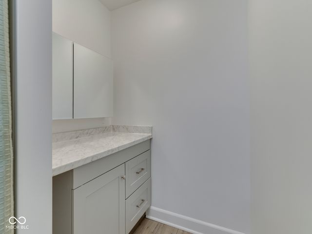521 S 4th Avenue, Beech Grove, IN 46107