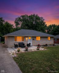 521 S 4th Avenue, Beech Grove, IN 46107