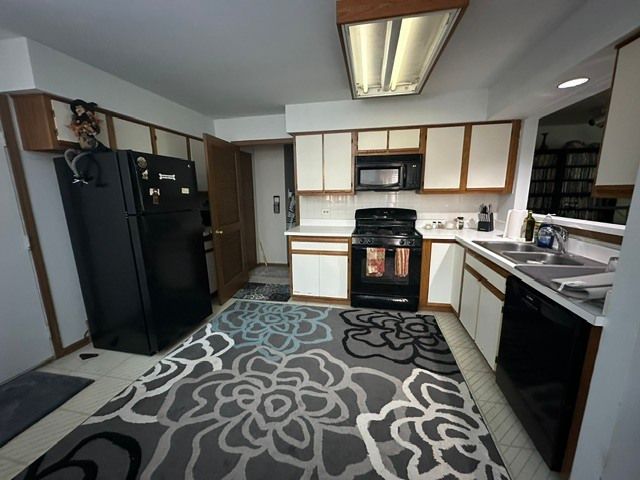 21 TRUMAN Court A, Streamwood, IL 60107