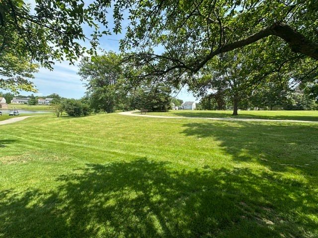 21 TRUMAN Court A, Streamwood, IL 60107