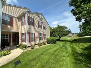 21 TRUMAN Court A, Streamwood, IL 60107