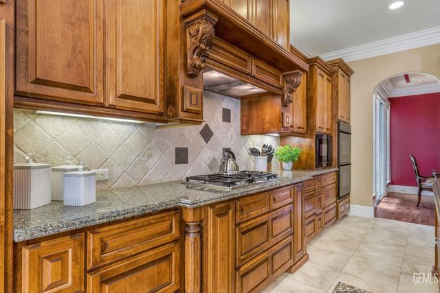 2902 Ragland Court, Bakersfield, CA 93311