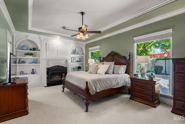 2902 Ragland Court, Bakersfield, CA 93311