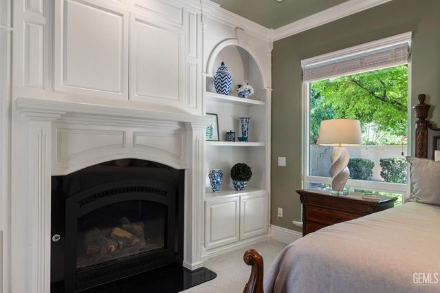 2902 Ragland Court, Bakersfield, CA 93311