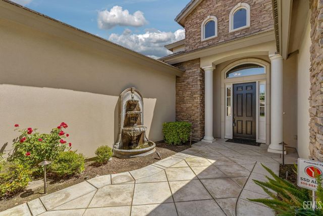 2902 Ragland Court, Bakersfield, CA 93311