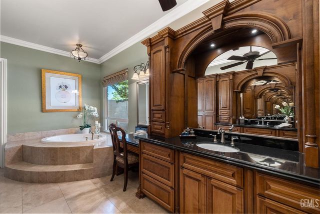 2902 Ragland Court, Bakersfield, CA 93311