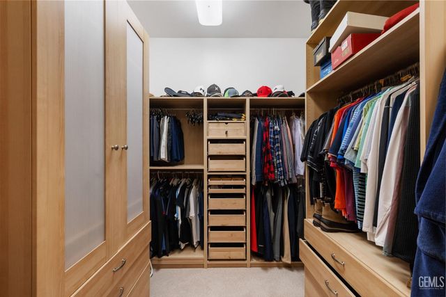 2902 Ragland Court, Bakersfield, CA 93311