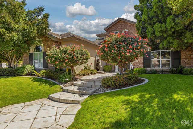 2902 Ragland Court, Bakersfield, CA 93311